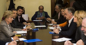 Esteban González Pons se reúne con empresarios en Melilla