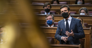 Casado durante la sesión de control