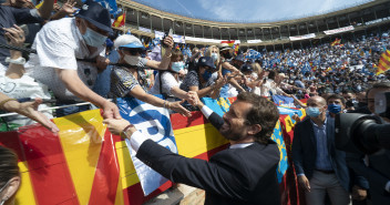 Pablo Casado en la plaza de toros de Valencia