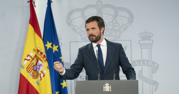 Fotos encuentro entre Pedro Sanchez y Pablo Casado en Moncloa