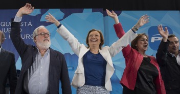 Miguel Arias Cañete interviene en un acto en Calatayud con Luisa Fernanda Rudi