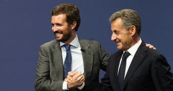 Pablo Casado y Sarkozy en la Convención Nacional