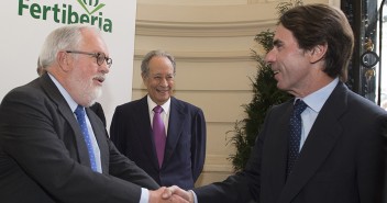 Miguel Cañete y José María Aznar en el Foro ABC