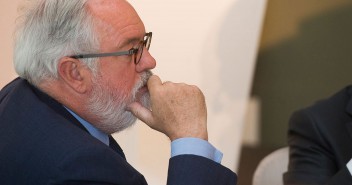 Miguel Arias Cañete en una conferencia en Barcelona Tribuna