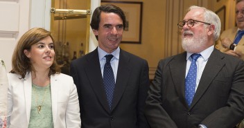 Soraya Sáenz de Santamaría, José María Aznar y Miguel Arias Cañete