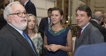 Miguel Arias Cañete con María Dolores de Cospedal e Ignacio González