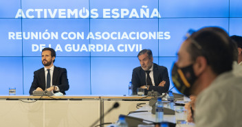 Reunión con asociaciones de Guardia Civil en la sede del Partido Popular