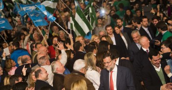 Llegada del Presidente del PP, Mariano Rajoy, junto al candidato Juanma Moreno, Javier Arenas y más representantes del PP de Andalucía