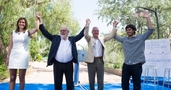 Arias Cañete y Ramón Luis Valcárcel al final del acto