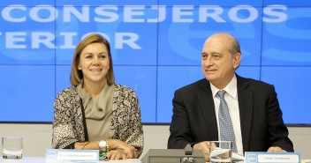 María Dolores de Cospedal con Jorge Fernández Díaz en la reunión de consejeros de Interior