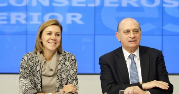María Dolores de Cospedal con Jorge Fernández Díaz en la reunión de consejeros de Interior