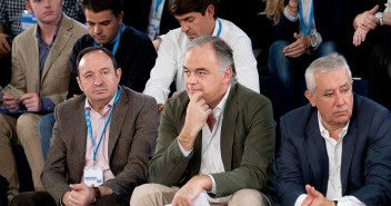 Esteban González Pons, Javier Arenas, y Pedro Sanz en las Jornadas de Estabilidad y Buen Gobierno