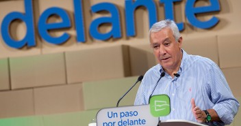 Javier Arenas durante su intervención