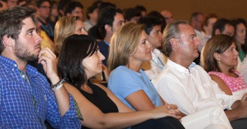 Beatriz Jurado, Cospedal y Alberto Fabra en el Seminario de Nuevas Generaciones en Valencia