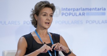 La ministra de Agricultura y Medio Ambiente, isabel García Tejerina