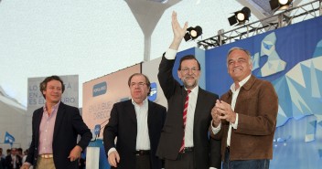 Carlos Floriano, Juan Vicente Herrera, Mariano Rajoy y González Pons en el mitin de Valladolid