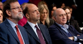 Mariano Rajoy y Jorge Fernández con el ministro italiano del Interior, Angelino Alfano