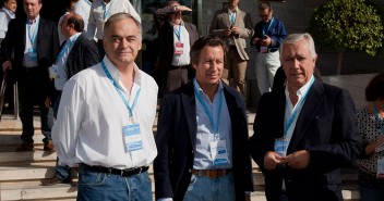 El Vicesecretario de Organización y electoral, Carlos Floriano, junto  a Esteban González Pons y Javier Arenas