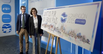 Mª Dolores de Cospedal junto al Portavoz de la Campaña, Pablo Casado, presentando el lema para la Convención Nacional