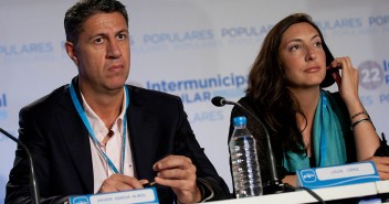Xavier Albiol, Alcalde de Badalona y Loles López durante la mesa 