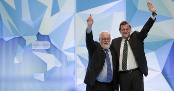 Mariano Rajoy con Miguel Arias Cañete en el acto de Valencia
