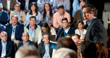 Carlos Floriano durante su intervención en Cáceres