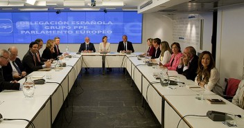 María Dolores de Cospedal preside la reunión del PPE