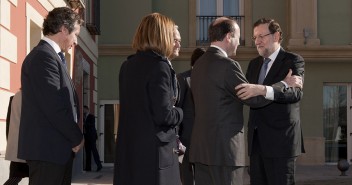 Mariano Rajoy saluda a Manfred Weber 