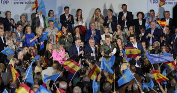 Alberto Núñez Feijóo en el mitin celebrado en Oviedo, junto a Diego Canga y Alfredo Canteli