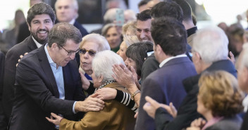 Alberto Núñez Feijóo y Fernando López Miras en el acto de presentación del candidato del PP a la Alcaldía de Alcantarilla, Joaquín Buendía