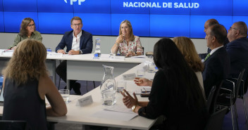 Reunión de Alberto Núñez Feijóo y Carmen Fúnez con los consejeros de Sanidad del PP