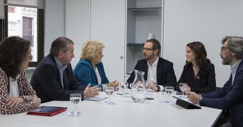 Reunión con la presidenta de la AVT, Ángeles Pedraza