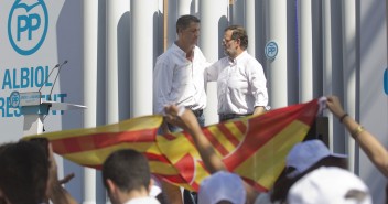 Mariano Rajoy y Xavier García Allbiol en un acto de campaña en Badalona