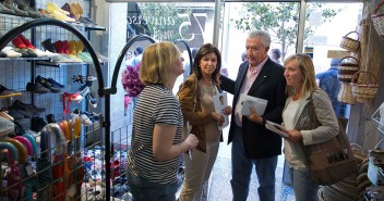 Javier Arenas y Marisa Xandri visitan el Eje Comercial de Lleida