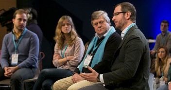 Javier Maroto, Javier Dorado y Leopoldo López en el foro de NN.GG