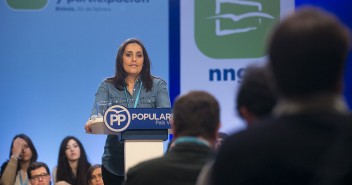 Beatriz Jurado durante su intervención el foro de NNGG