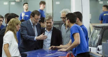 Mariano Rajoy, Alicia Sánchez Camacho y Alberto Fernández  durante la visita a un centro de Formación Profesional