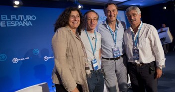 Rafa Hernando con Miriam Tey, José María Lasalle y Antonio Robles 