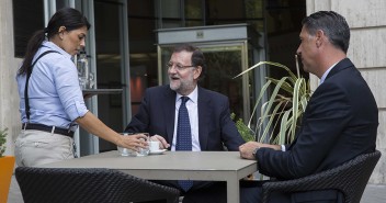 Mariano Rajoy se toma un café con Xavier Garcia Albiol