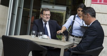 Mariano Rajoy se toma un café con Xavier Garcia Albiol
