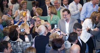 Mariano Rajoy y María Dolores de Cospedal a su llegada al acto