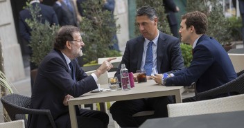 Mariano Rajoy desayuna con Xavier García Albiol y Pablo Casado