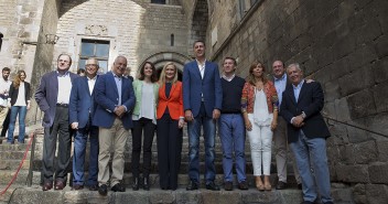 Xavi García Albiol, Andrea Levy, Alicia Sánchez-Camacho y Javier Arenas con los presidentes autonómicos del PP