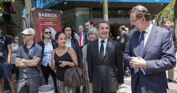Mariano Rajoy con Nicolas Sarkozy a la salida de Génova