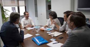 Javier Maroto se reúne con Intermon Oxfam y Greenpace