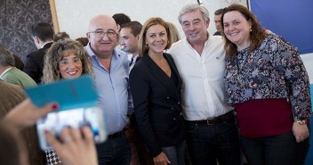 María Dolores de Cospedal y José Manuel Barreiro en una comida-mitin en Lugo