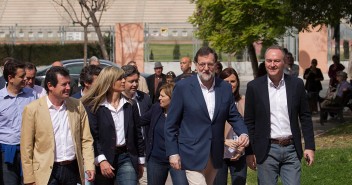 El Presidente del Gobierno y del PP, Mariano Rajoy junto a Alberto Fabra y la candidata a la alcaldía de Alicante