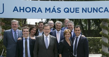 Mariano Rajoy y María Dolores de Cospedal con los cabezas de lista al Congreso por Castilla y León