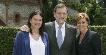 Mariano Rajoy y María Dolores de Cospedal con la candidata número 1 por Asturias, Susana López Ares