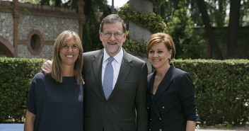 Mariano Rajoy y María Dolores de Cospedal con la candidata número 1 por Baleares, Teresa Palmer